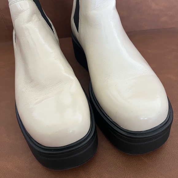 SOLD - Vagabond Tara Platform Chelesa Boots (size 9) - Picture 6 of 11